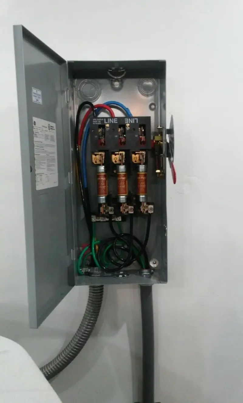 Three-phase disconnect switch installed for Smoke Detector Installation in Princeton